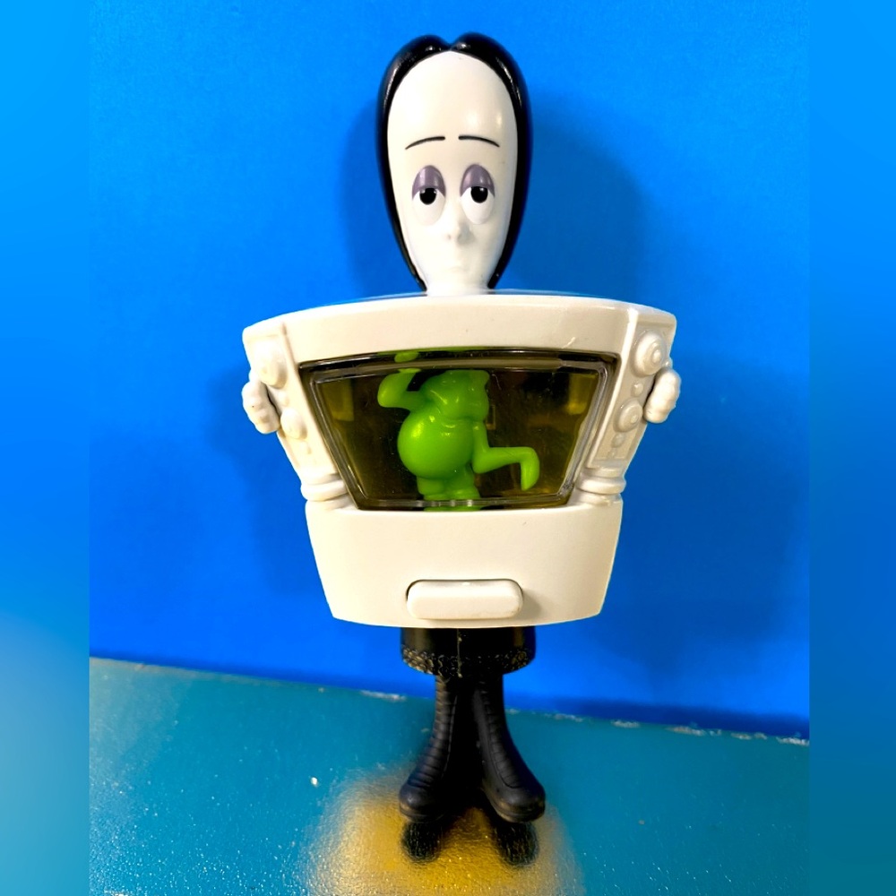 THE ADDAMS FAMILY WEDNESDAY LIGHT UP BOX 2024 BURGER KING TOY #6